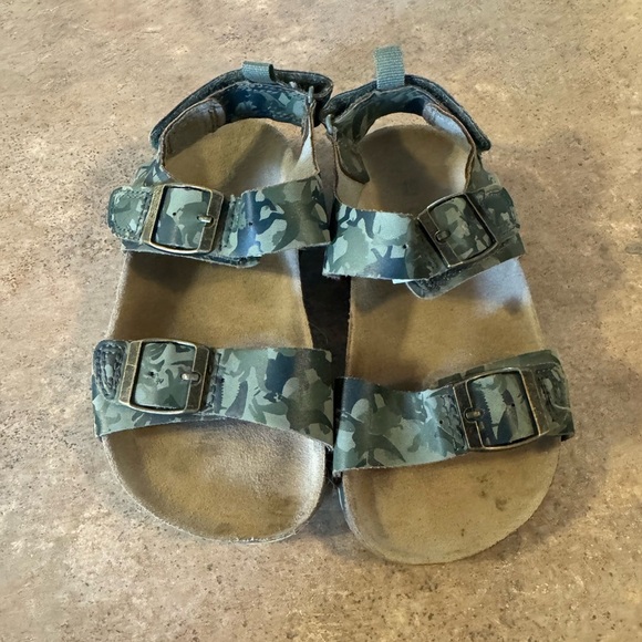 Carter's - Green Camouflage Kids Sandals Boys,
Size 10 - Picture 2 of 5